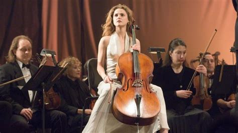 Le Violoncelle Lyla Novacek Keri Russell Dans Le Film August Rush