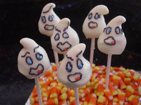 Ghost Cake Pops For Halloween