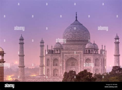 India Uttar Pradesh Agra Taj Mahal Unesco Site On A Full Moon