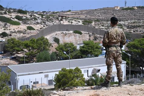 Lampedusa Svuotato L Hotspot