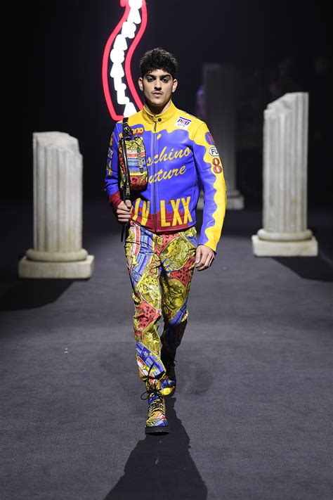 Moschino Pre Fall 2019 PHOTOS