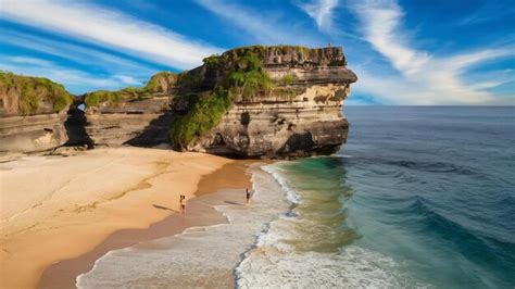 La Plage De Kelingking Dans L Le De Nusa Penida Bali En Indon Sie