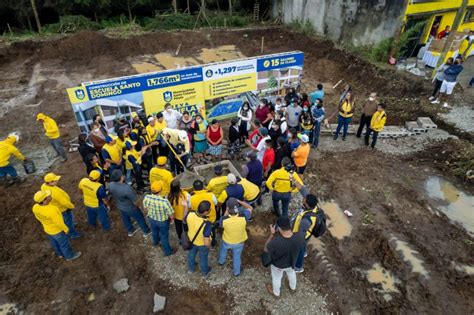 Alcade Sebasti N Siero Coloca La Primera Piedra Para Nueva Escuela En