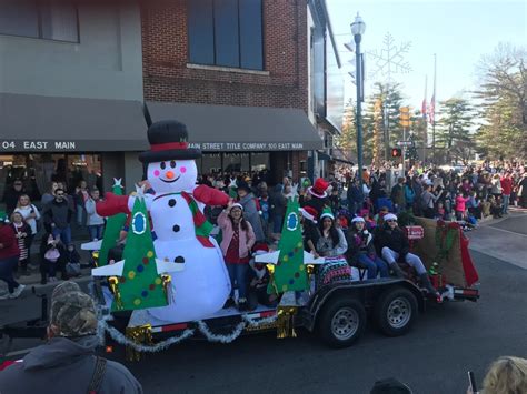 PHOTOS: 2019 Johnson City Christmas Parade | WJHL | Tri-Cities News & Weather