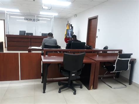 Dos exagentes de tránsito de Quito reciben cinco años de cárcel en caso