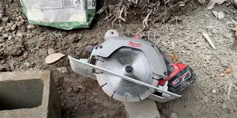 How to Cut Concrete Block With a Circular Saw? - ToolsProfy