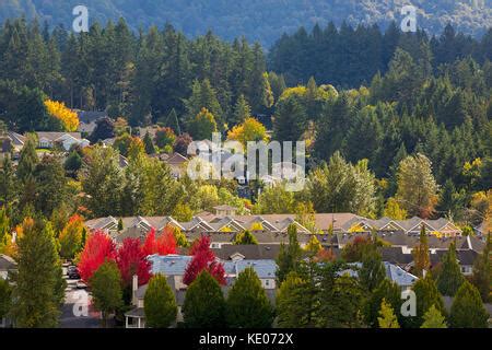 City of Happy Valley Oregon Homes with Mount St Helens and Mount ...