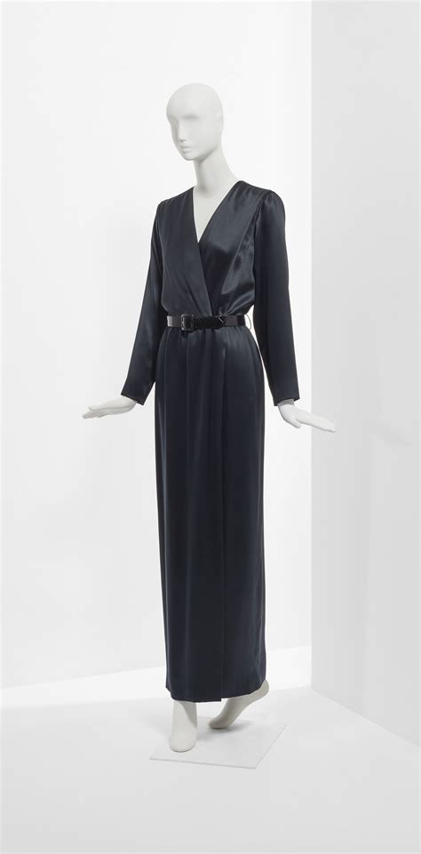 YVES SAINT LAURENT HAUTE COUTURE CIRCA 1990 ROBE DU SOIR DÉCOLLETÉE