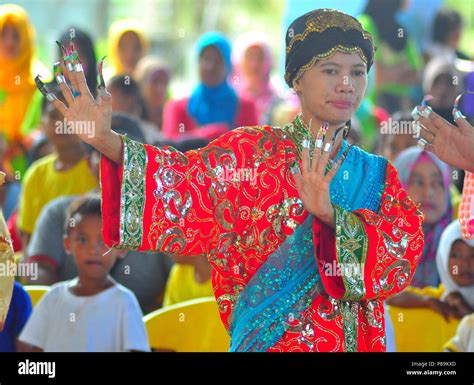 Tausug Hi Res Stock Photography And Images Alamy