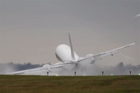 Vid O Latterrissage Mouvement Dun Boeing La Roport De