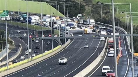 Melbourne Traffic Western Ring Road To Remain Closed For Up To 8 Hours