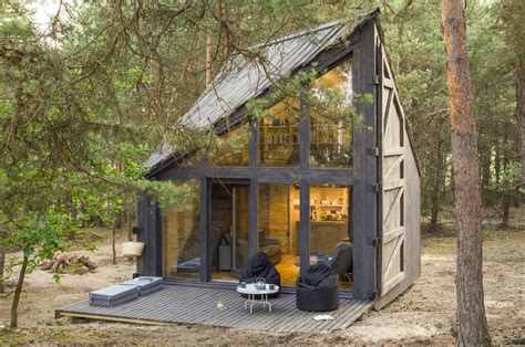 This Tiny Cabin In The Woods Is Every Book Lovers Dream Yanko Design