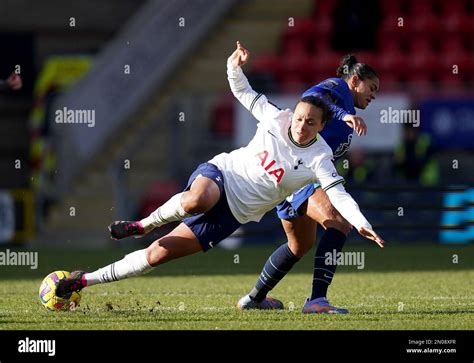 Tottenham Hotspur S Drew Spence Kämpft Beim Barclays Women S Super League Spiel Im Breyer Group