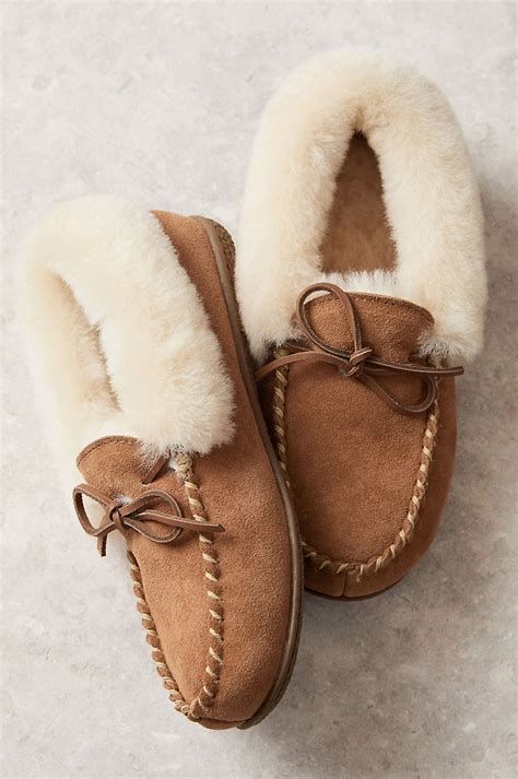 Womens Taylor Australian Merino Shearling Lined Suede Moccasin