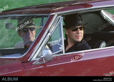 BILLY BOB THORNTON and BRUCE WILLIS in BANDITS, 2001, directed by BARRY ...