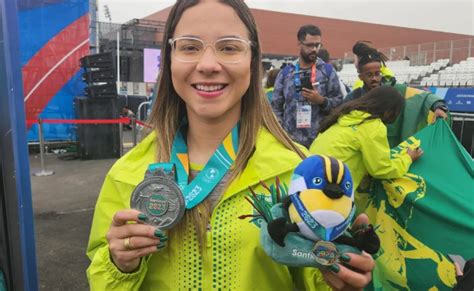 Rayssa Leal fatura 1º ouro do Brasil no Pan de Santiago Pâmela é prata