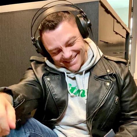 News Radioitalia Tiziano Ferro Annuncia Nuove Canzoni