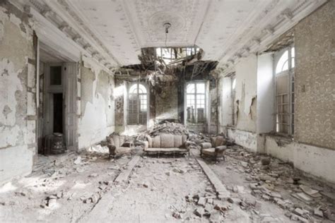 The abandoned mansions sitting empty in Europe