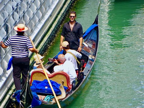 Venice 30 Minute Gondola Ride On Grand Canal With Serenade Getyourguide