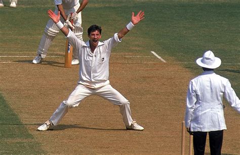 Top 10 Greatest Cricket Bowlers Of All Time Sportshubnet