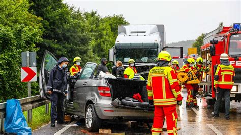 T Dlicher Unfall Amstetten Ehepaar Stirbt Bei Verkehrsunfall Baden