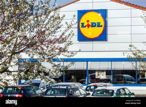 Lidl Logo Hi Res Stock Photography And Images Alamy