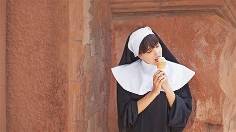 La Vida Sexual Secreta De Las Monjas Ellas También Se Enamoran Ejutv