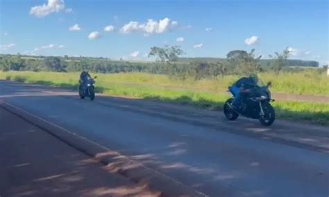 Jornal Somos PRF Flagra Moto Trafegando A Mais De 200 Km H Na BR 060