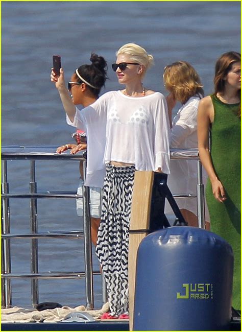 Gwen Stefani Bikini Babe In Cannes Photo 2546711 00 Photos Just