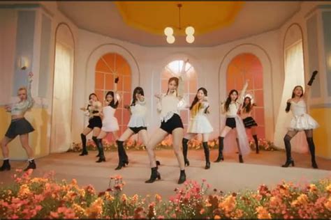 Lirik Lagu TWICE Moonlight Sunrise Single Terbaru Yang Lagi Trending