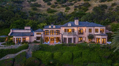 Photos: Kelsey Grammer's former Malibu home on sale for millions