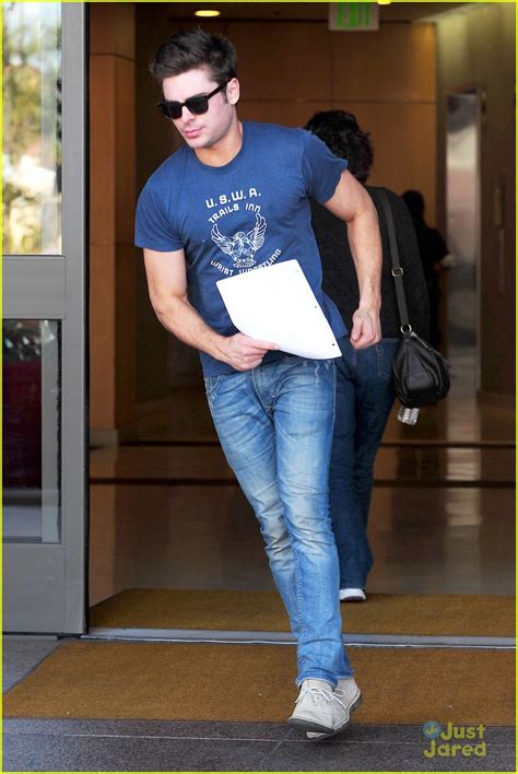 Zac Efron Talks Filming Shirtless Scenes for 'Neighbors' | Photo 652010 ...