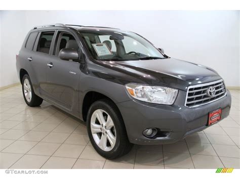 Magnetic Gray Metallic Toyota Highlander Limited Wd