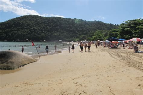 Praia Das Laranjeiras Em Balne Rio Cambori Para So Dos Turistas Vem