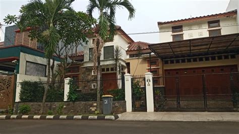 Rumah Dengan Tanah Luas Di Cikini Bintaro Sektor