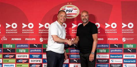 Psv Presenteert Peter Bosz Nieuwe Coach Neemt Deze 2 Assistenten Mee