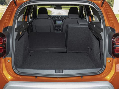 Boot space in the Dacia Duster - Changing Lanes