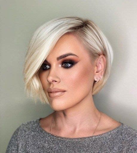 Short Side Parted Pearl Blonde Bob Trendy Bob Hairstyles Blonde Bob