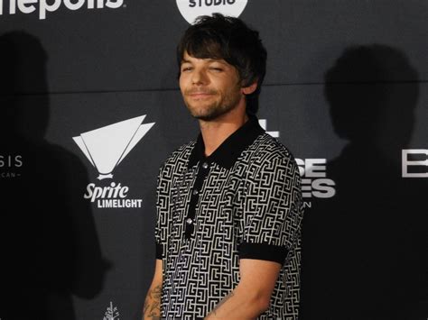 Louis Tomlinson Guatemala 🇬🇹 On Twitter 📸 Más De Louis En La Alfombra Roja De La Premier De