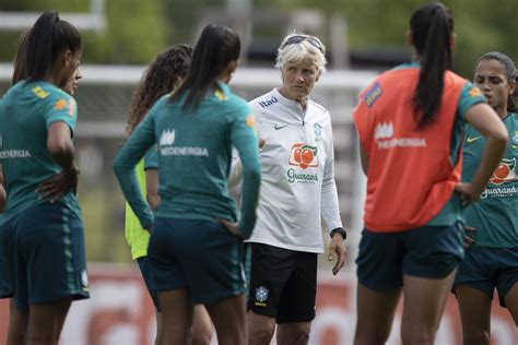 Pia Sundhage Diz Que Sele O Titular Da Copa Am Rica Ainda N O Est