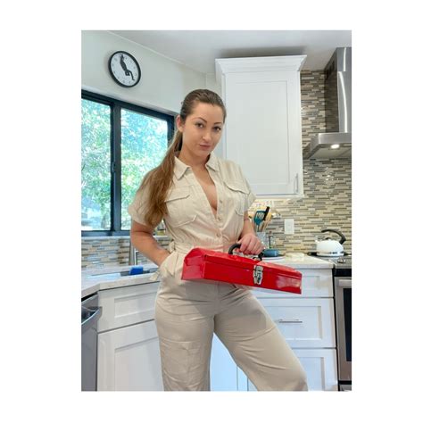 DANI DANIELS on Twitter: "I’m a very handy woman. 😜 ️ See you on my