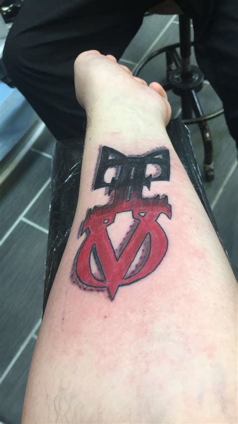 Just finished my Meta symbol Tattoo : r/RedvsBlue