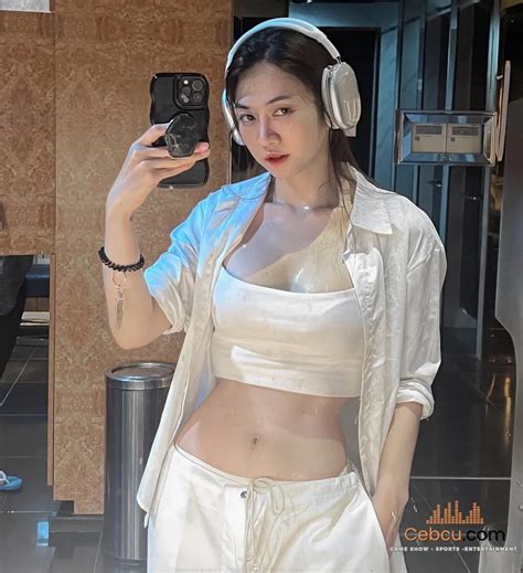 Lê Bống mặc bikini sexy Clip nóng Lê Bống khoe vòng 1 nóng bỏng nhất Ce Bu Cu