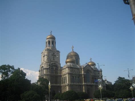 Катедрален храм-паметник Свето Успение Богородично