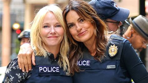 Law And Order Svu S Mariska Hargitay Shares Bittersweet Selfie Alongside Kelli Giddish Amid Tough