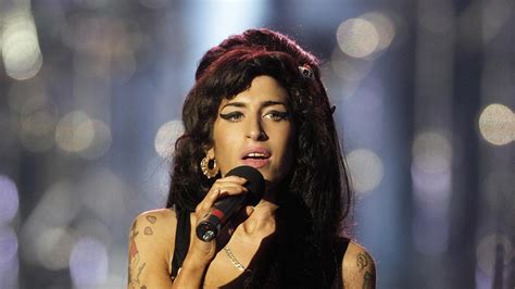 Let's All Listen to Amy Winehouse's 'Valerie' Today | GQ