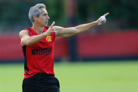 Jornalista detona trabalho de Paulo Sousa e aponta técnico que deveria