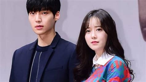 Foto Goo Hye Sun Ahn Jae Hyun Minta Cerai Karena Putingku Enggak Seksi