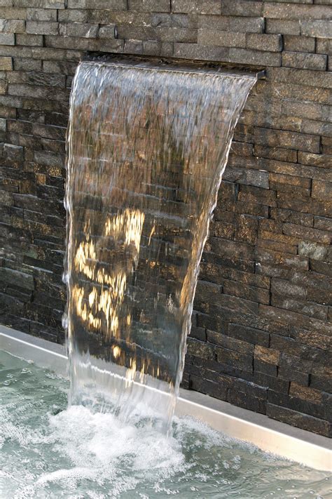 Luxury Garden Fountain Design Ideas