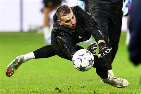 Real Madrid La Estadística A Favor De Lunin Sobre Kepa A La Espera De